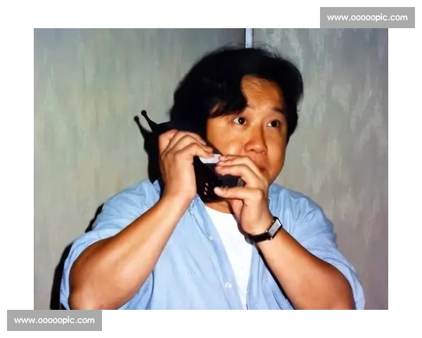 曾志伟从喜剧演员到影视大咖的人生转折与娱乐圈传奇故事 曾志伟从喜剧演员到影视大咖的人生转折与娱乐圈传奇故事